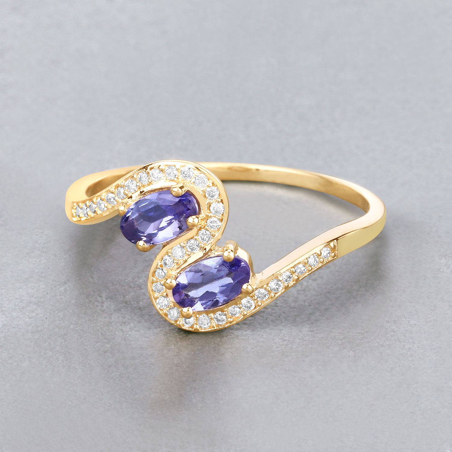 0.60 Carat Genuine Tanzanite and White Diamond 14K Yellow Gold Ring
