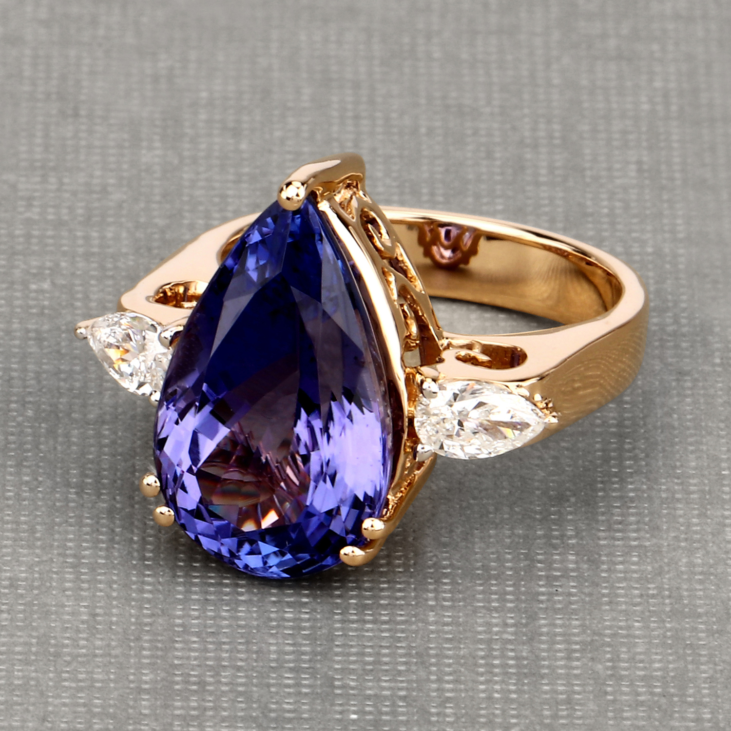11.65 Carat Genuine Tanzanite and White Diamond 18K Yellow Gold Ring