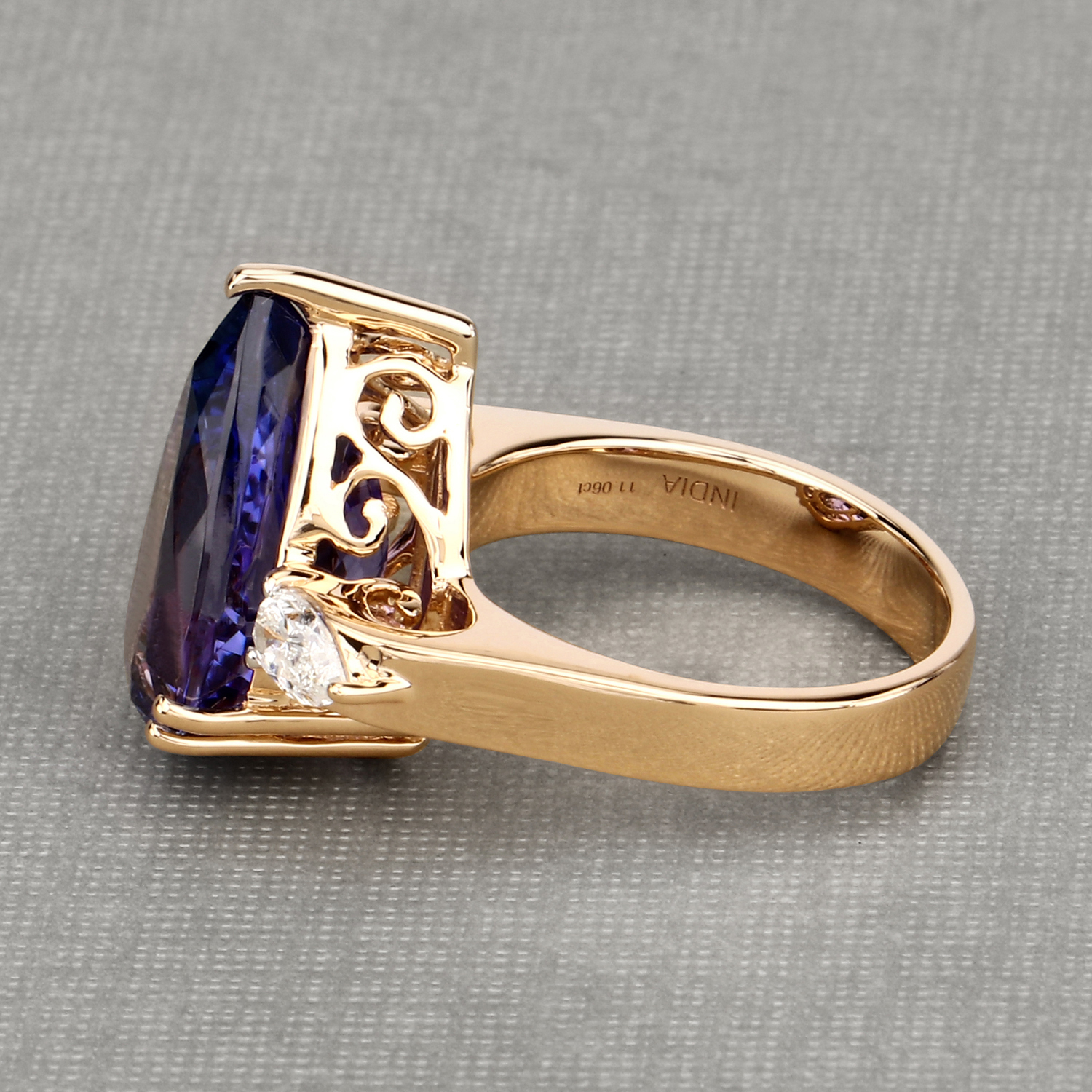 11.65 Carat Genuine Tanzanite and White Diamond 18K Yellow Gold Ring