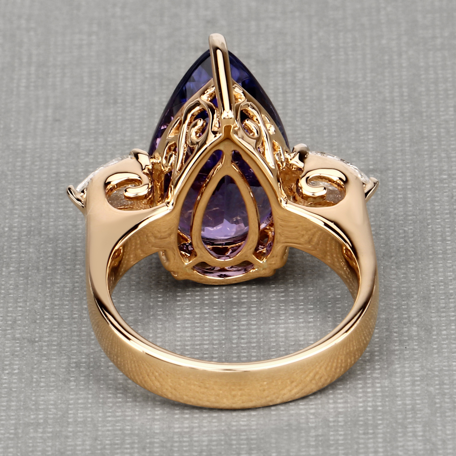 11.65 Carat Genuine Tanzanite and White Diamond 18K Yellow Gold Ring
