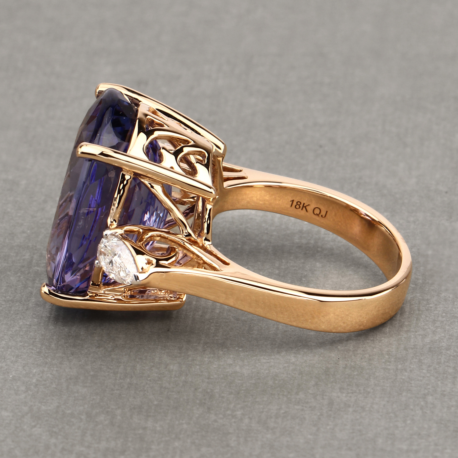 22.95 Carat Genuine Tanzanite and White Diamond 18K Yellow Gold Ring