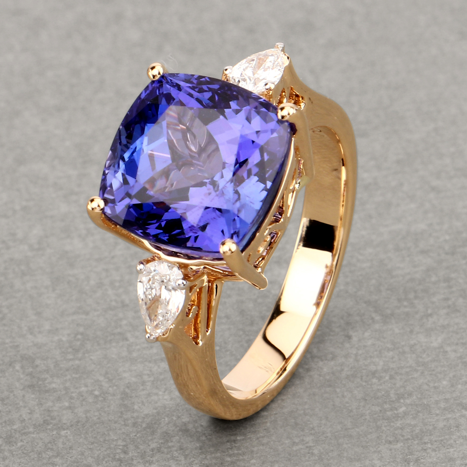 9.10 Carat Genuine Tanzanite and White Diamond 18K Yellow Gold Ring