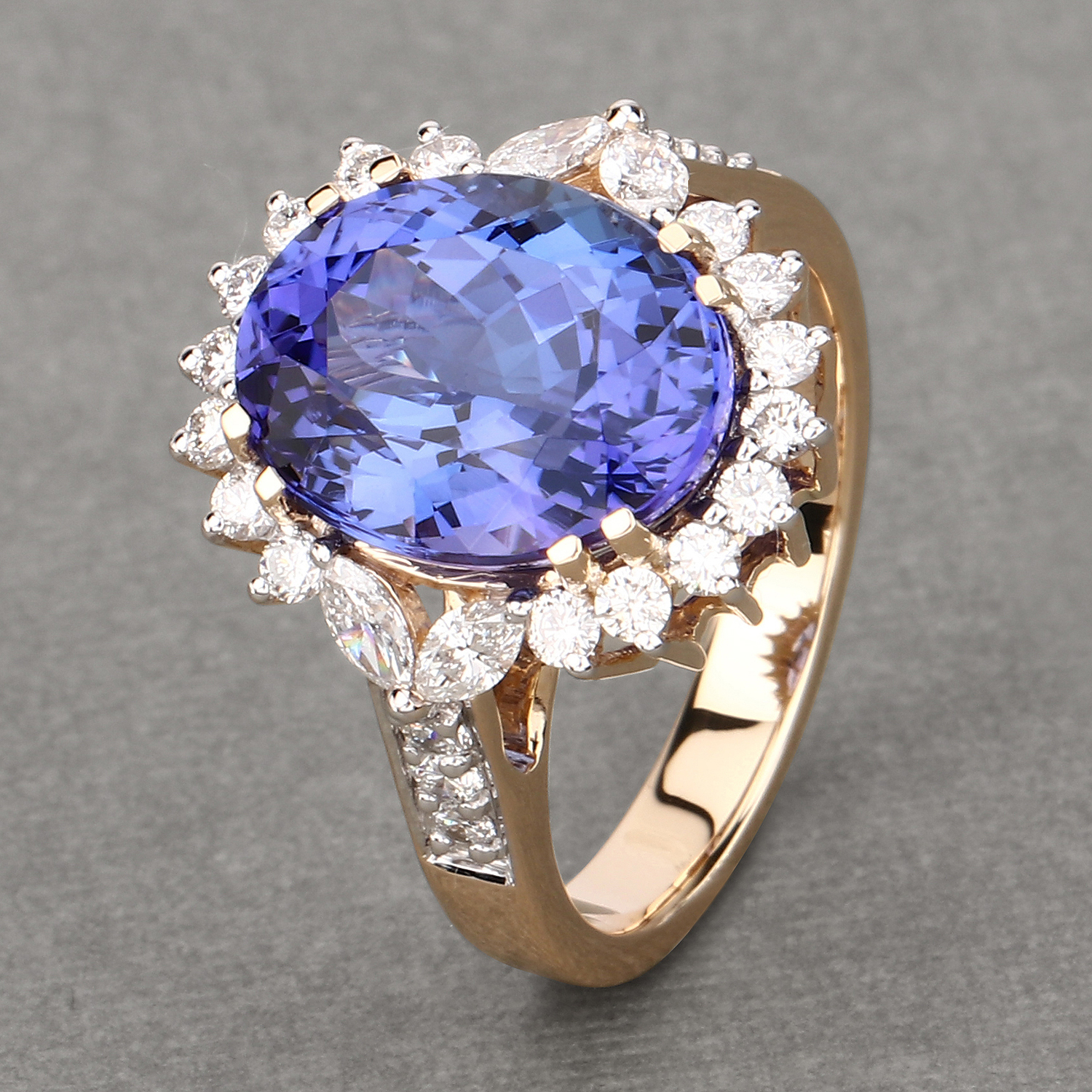 9.46 Carat Genuine Tanzanite and White Diamond 18K Yellow Gold Ring