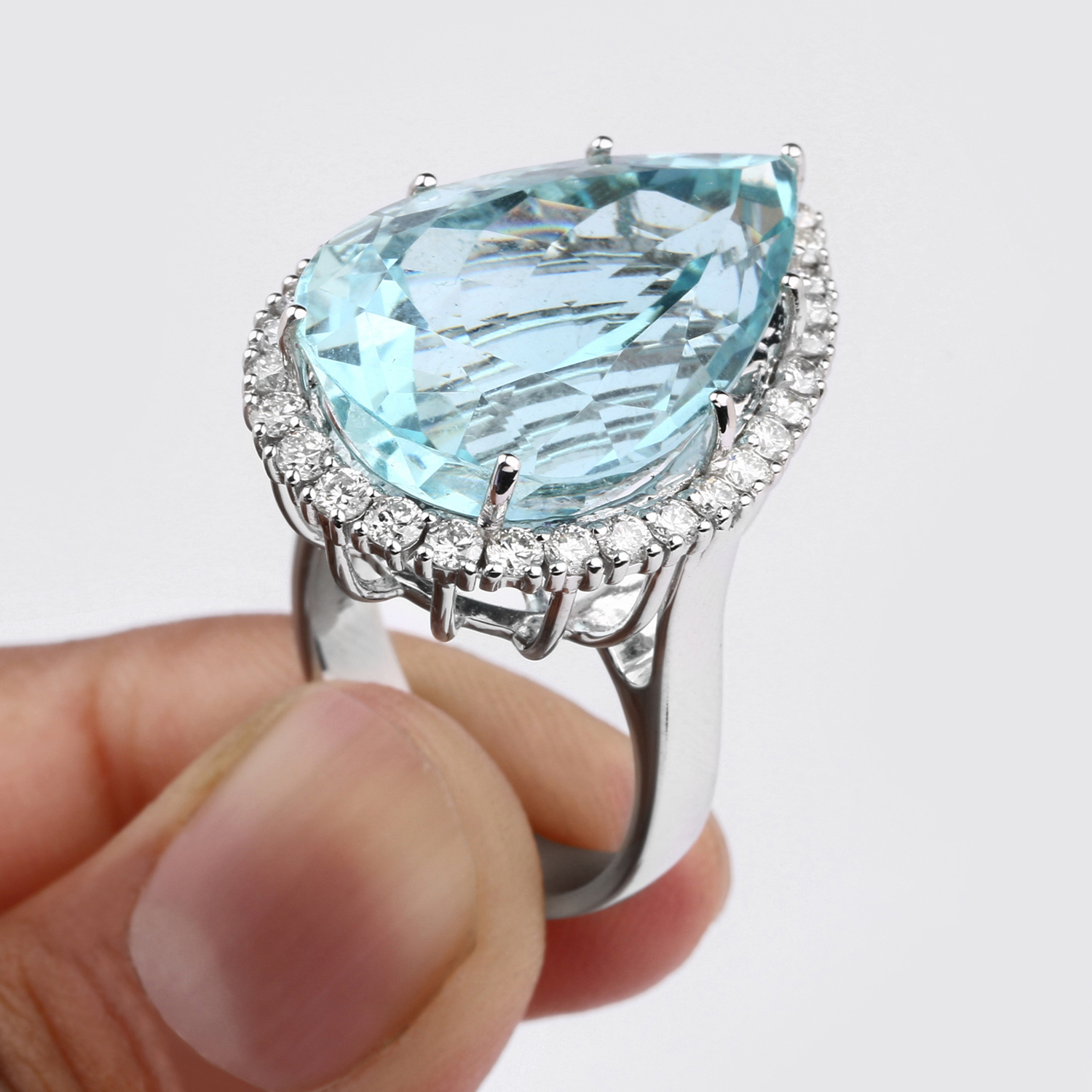 25.66 Carat Genuine Aquamarine and White Diamond 14K White Gold Ring