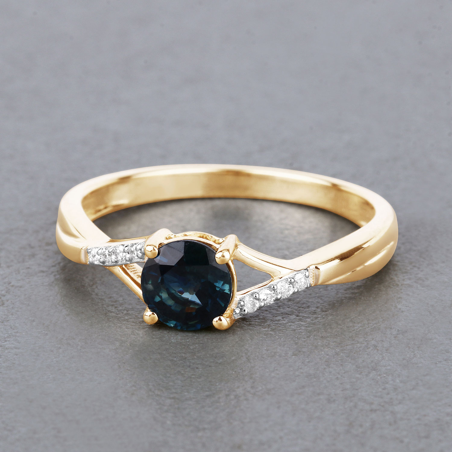 0.88 Carat Genuine Blue Sapphire and White Diamond 14K Yellow Gold Ring