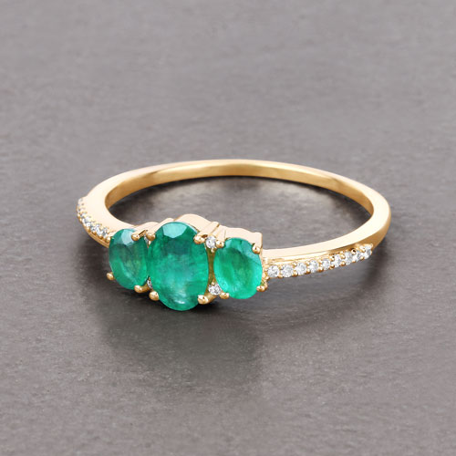 0.80 Carat Genuine Zambian Emerald and White Diamond 14K Yellow Gold Ring