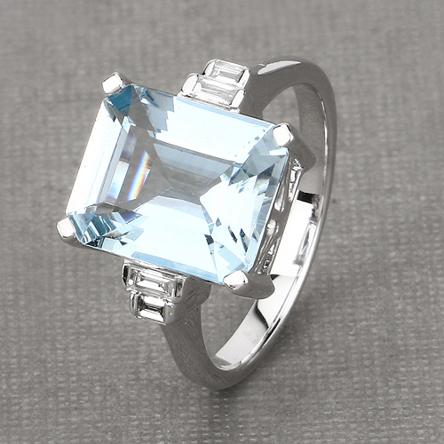 4.33 Carat Genuine Aquamarine and White Diamond 14K White Gold Ring