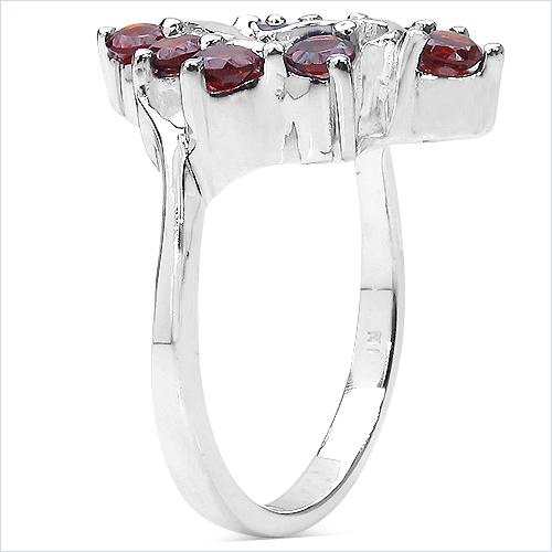 1.04 Carat Genuine Garnet .925 Sterling Silver Ring
